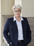 Frau Dagmar Brück ist die Verwaltungsleiterin der Paul-Ehrlich-Klinik. Frau Dagmar Brück ist die Verwaltungsleiterin der Paul-Ehrlich-Klinik.